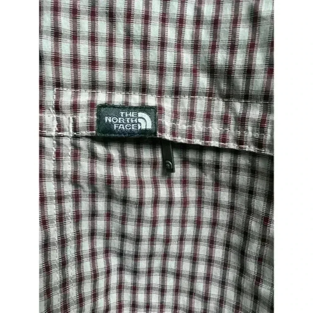 The North Face Men’s Button Down Shirt‎